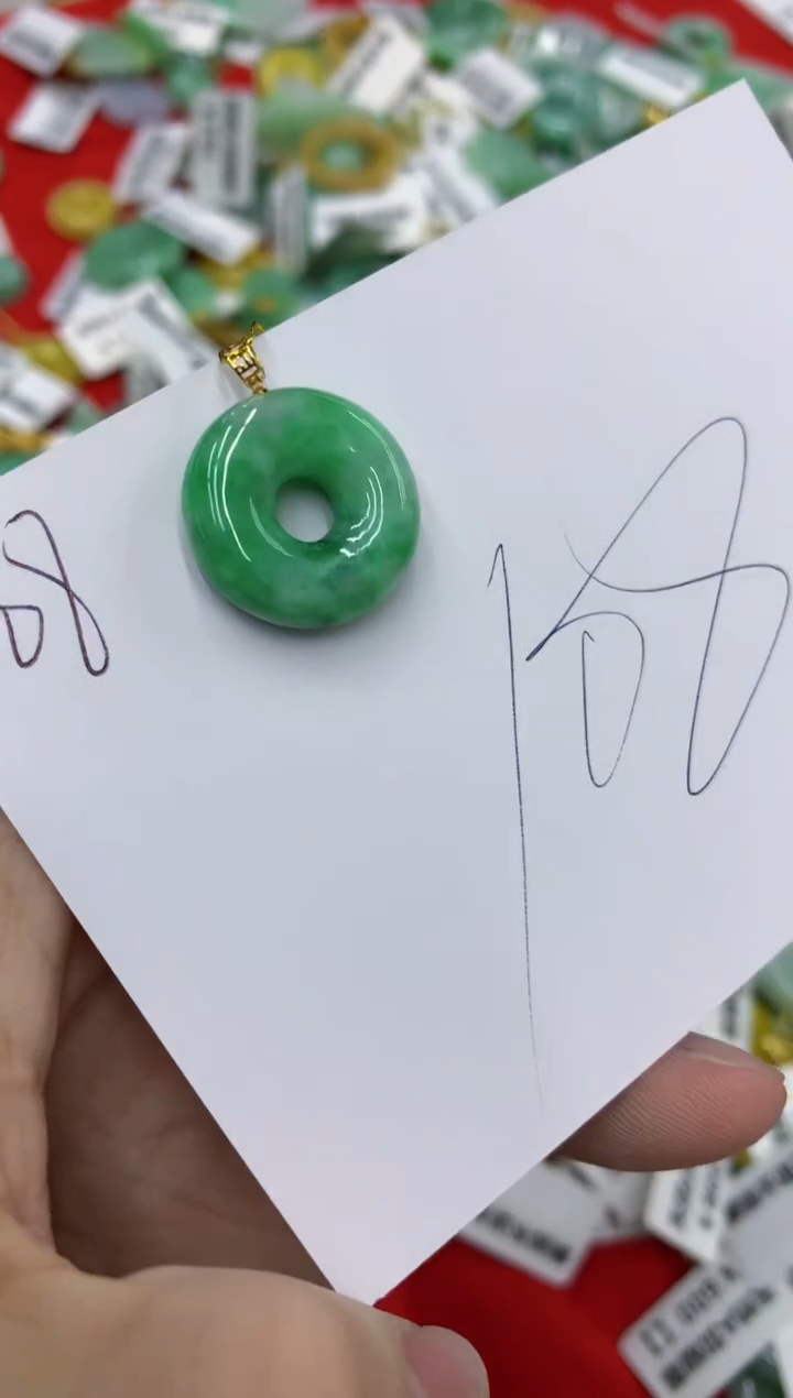 翡翠18K金镶嵌颈饰11111111111