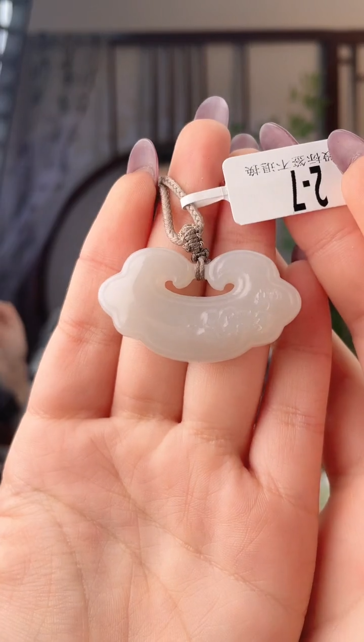 颈饰未镶嵌和田玉锁 2-7