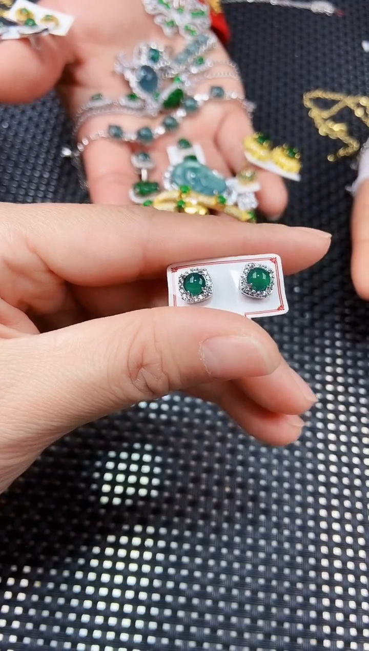【闪购商品】翡翠耳饰未镶嵌111111111