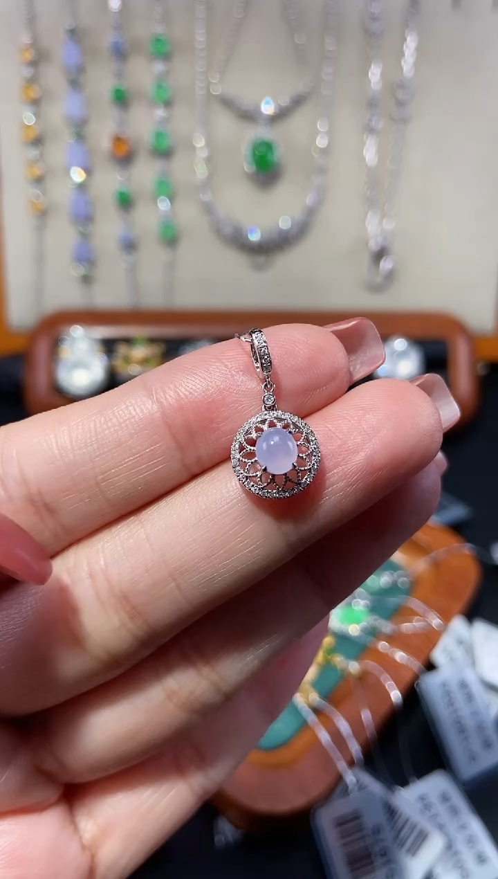 【闪购商品】翡翠颈饰18K金镶嵌吊坠