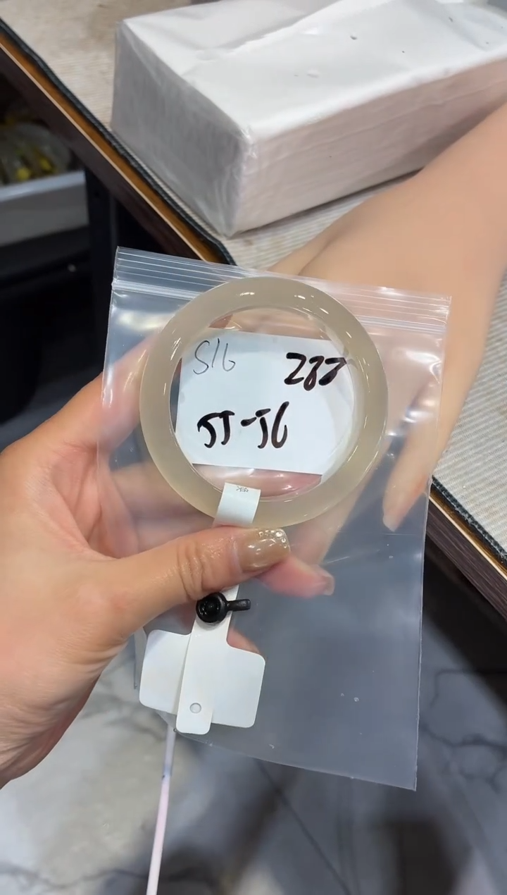 手镯玛瑙/玉髓未镶嵌小***?S16