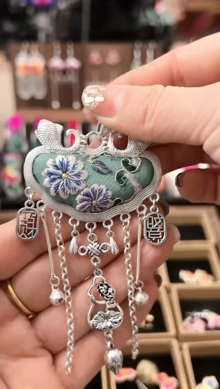 【闪购商品】织绣民族风老绣饰品392