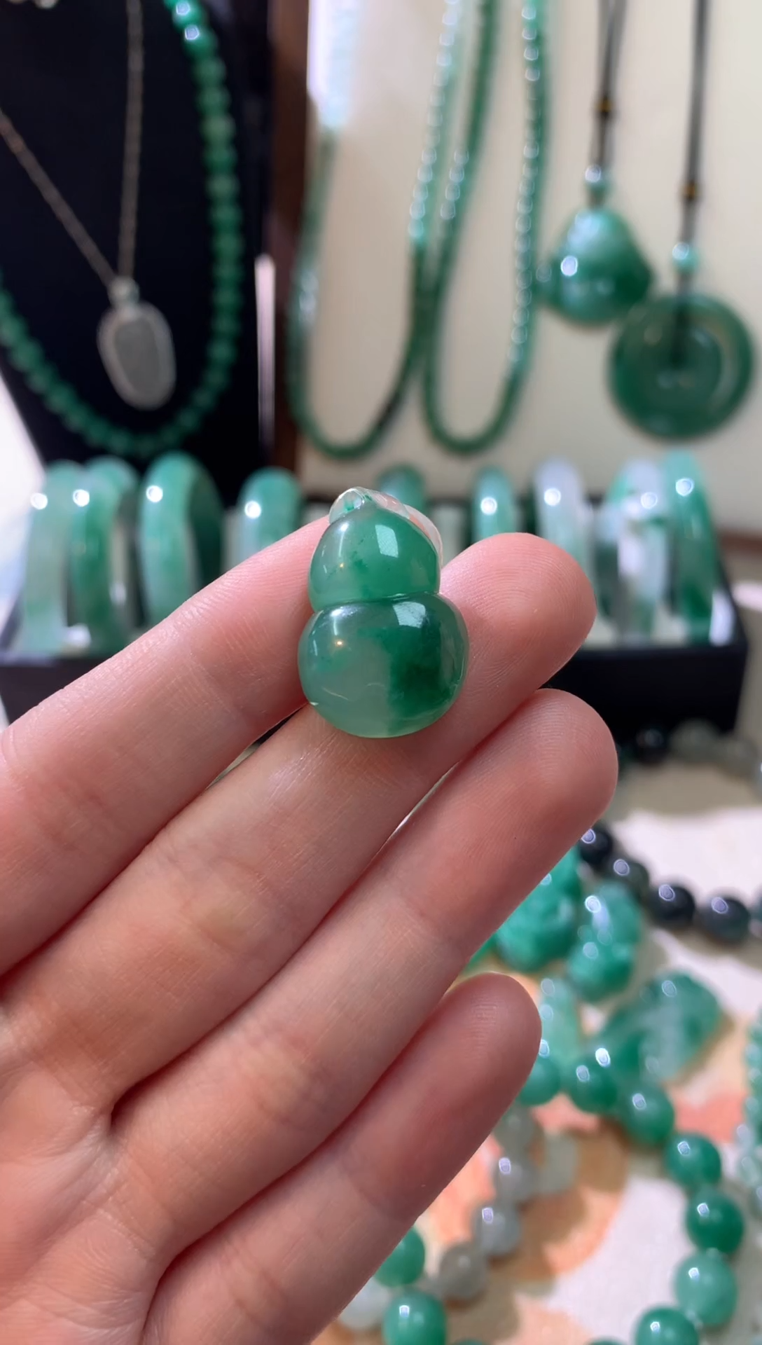 吊坠(不含链)未镶嵌石英质玉（非洲翠）葫芦