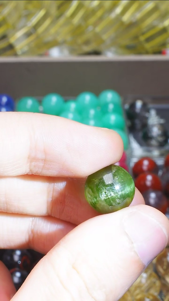 【闪购商品】碧玺L001绿碧玺单珠12mm未镶嵌多样性发其一