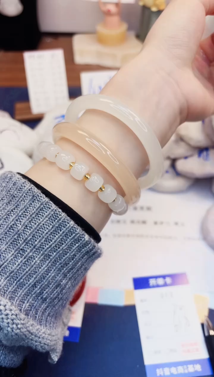 【闪购商品】石英质玉手镯未镶嵌313-天山翠-圈口61