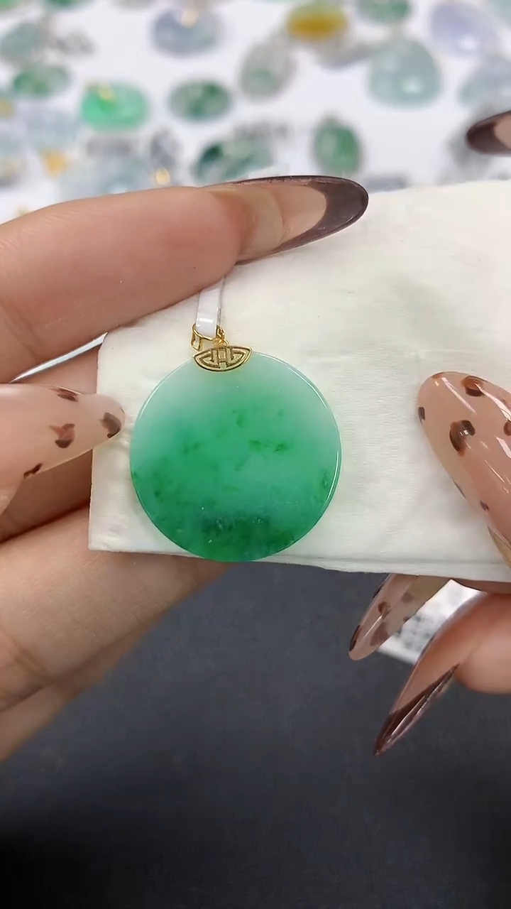 颈饰18K金镶嵌翡翠a货假一赔三支持复检百元上9元证书费自理