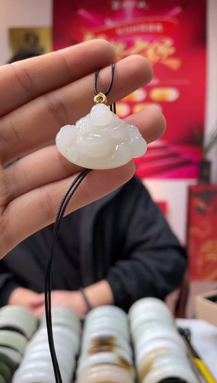 【闪购商品】和田玉颈饰18K金镶嵌逍遥佛发一件