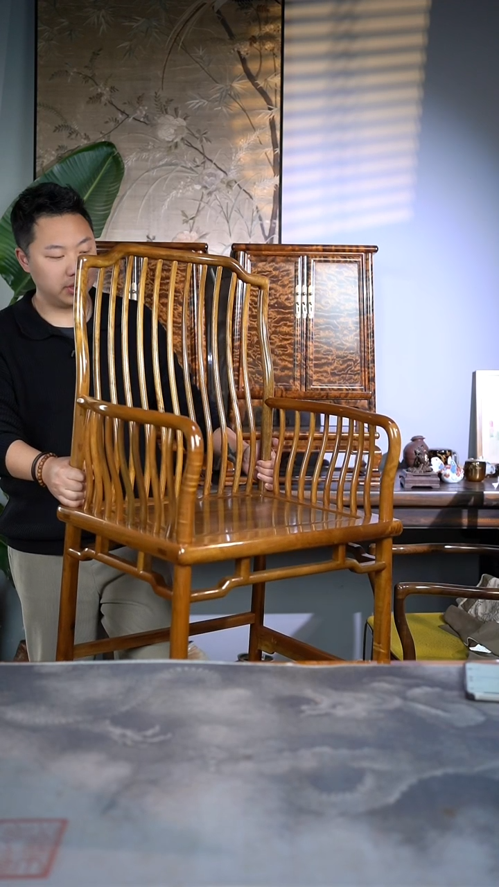 【闪购商品】金丝楠木雕拆房老料精工榫卯梳背椅