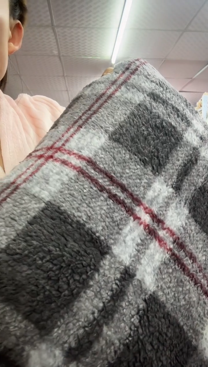 法兰绒灰色格子被套2*1.8