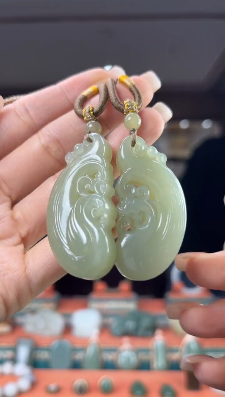 颈饰未镶嵌和田玉佩佩