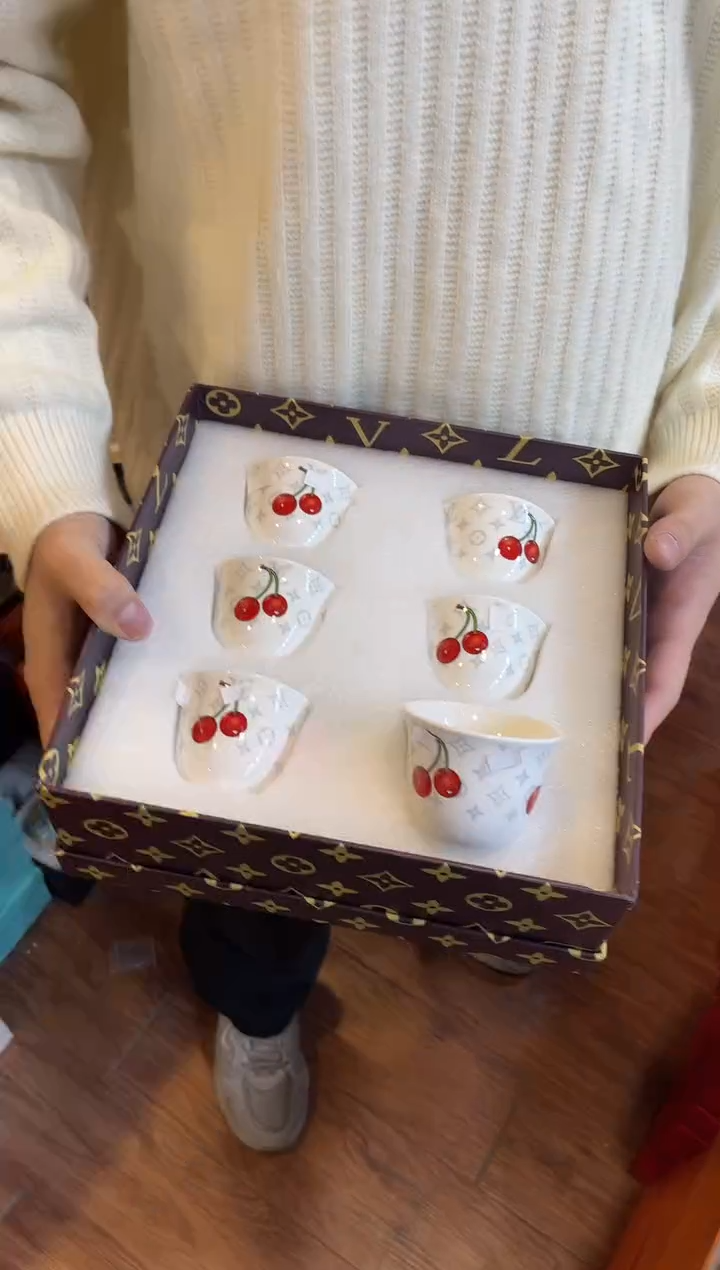 杯鸿辉家品牌瓷器，京东包邮！