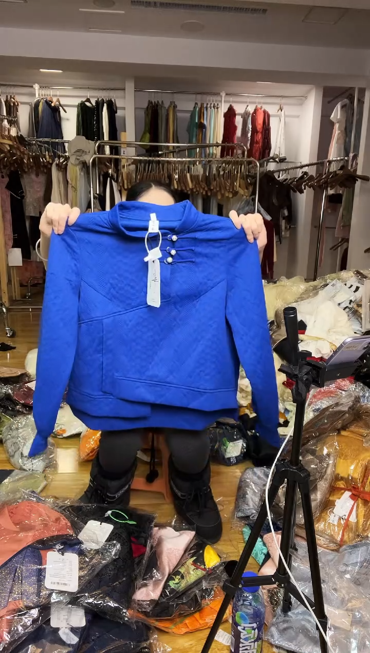 卫衣             M码       80-105斤