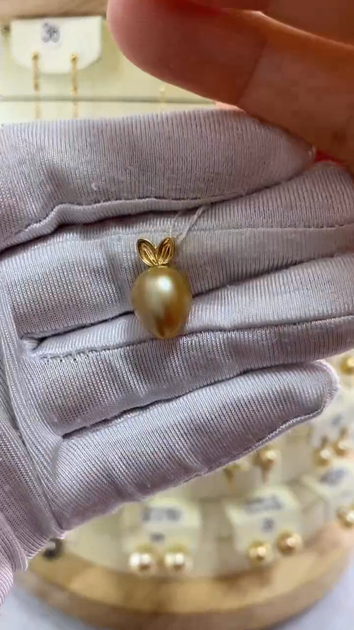 【闪购商品】海水珍珠吊坠(赠链)18K金镶嵌巴洛克