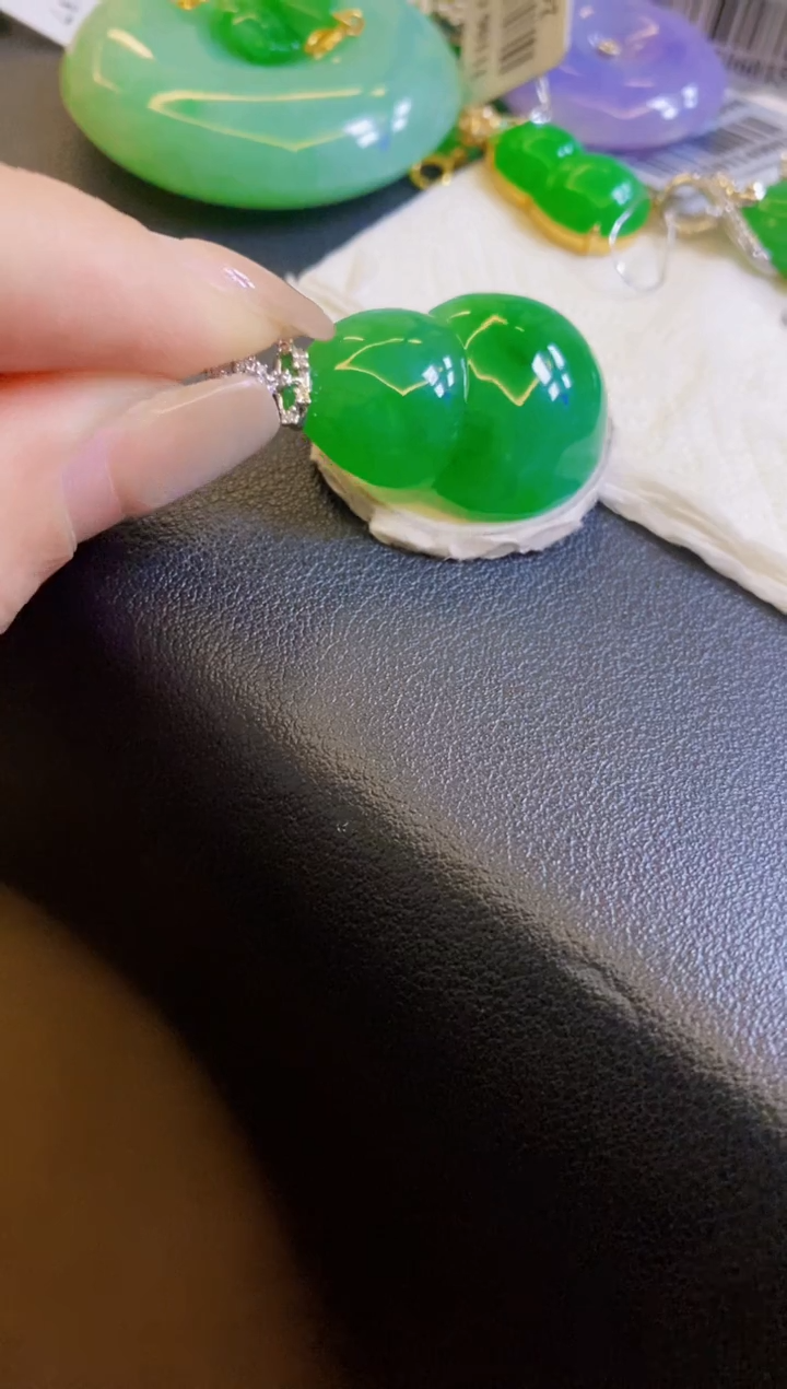 【闪购商品】翡翠颈饰18K金镶嵌葫芦