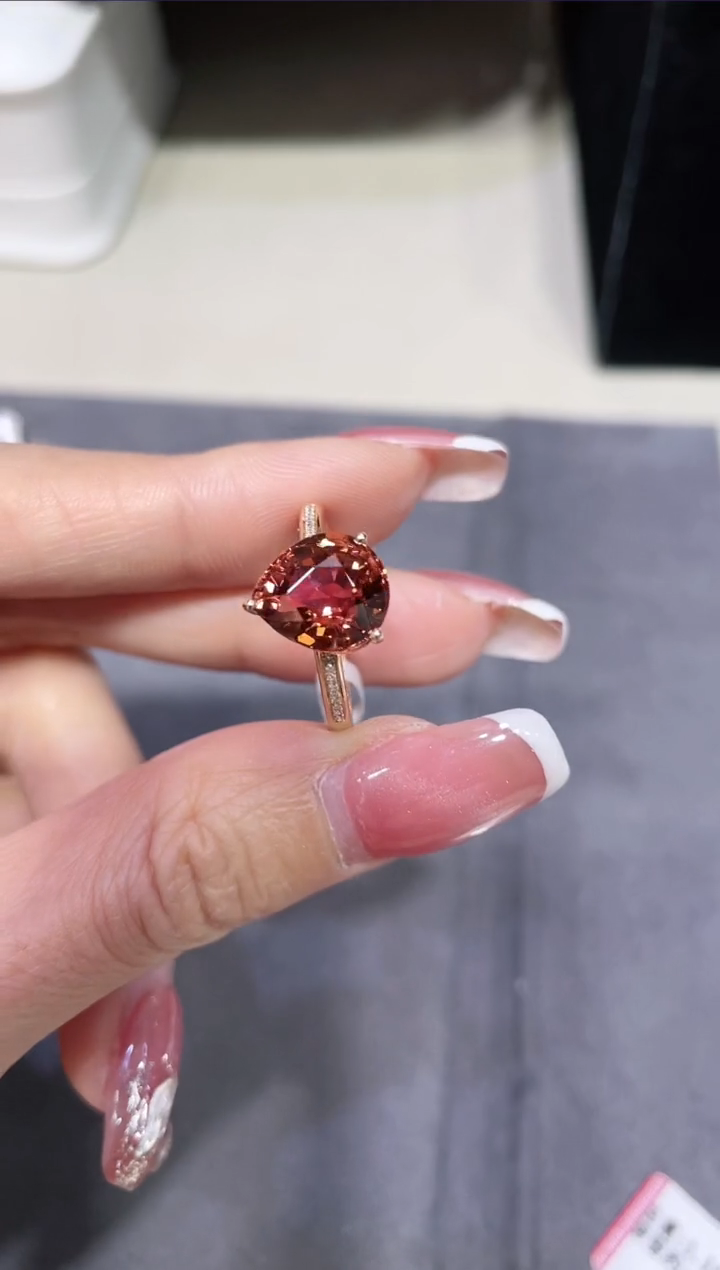 【闪购商品】碧玺戒指18K金镶嵌·