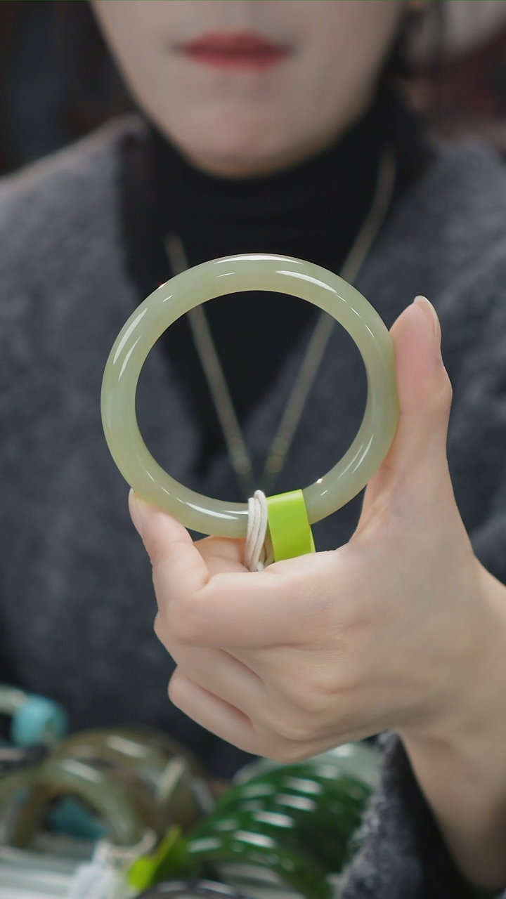 【闪购商品】和田玉手镯未镶嵌天然和田玉手镯拍一发一60