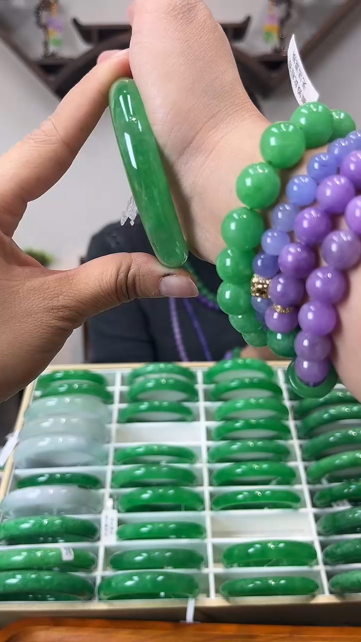 【闪购商品】砖雕闪105 圈口56.3 独货手镯