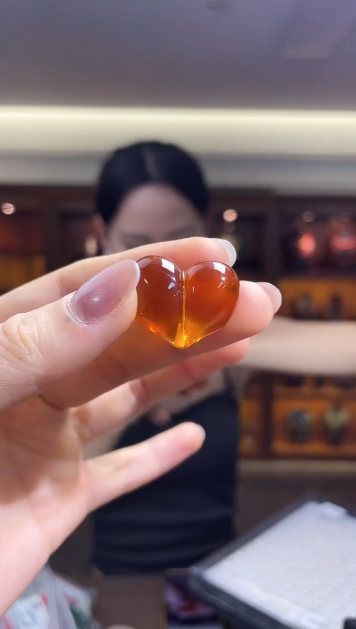 琥珀（棕珀）颈饰未镶嵌（多样性发一件）