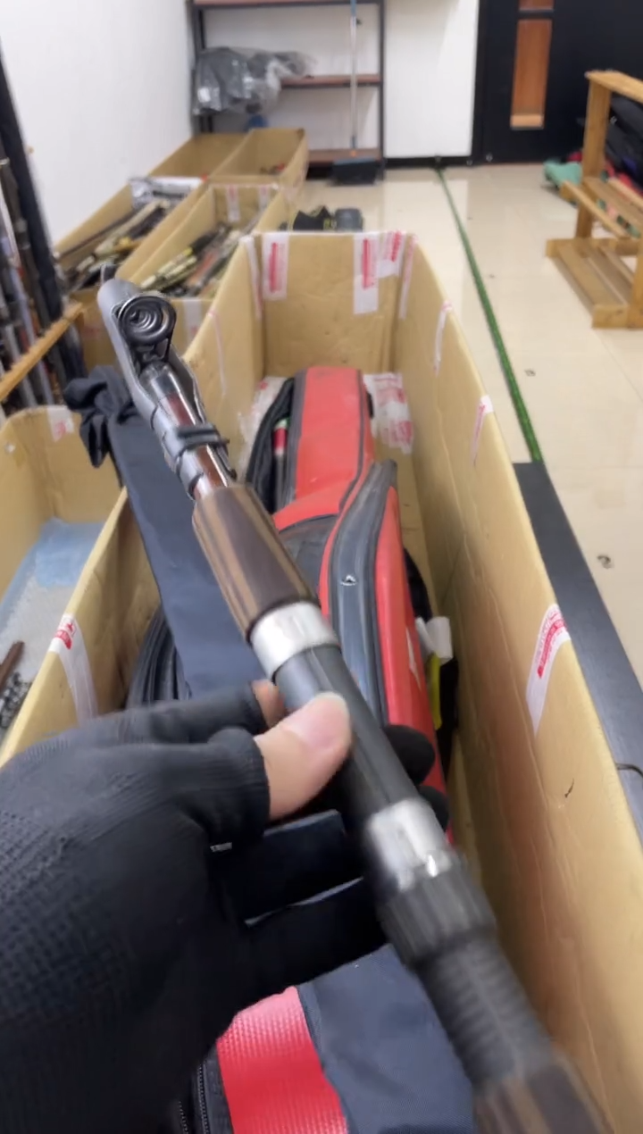 西***狼孤品微瑕，以直播间介绍为准，加10元发顺丰。