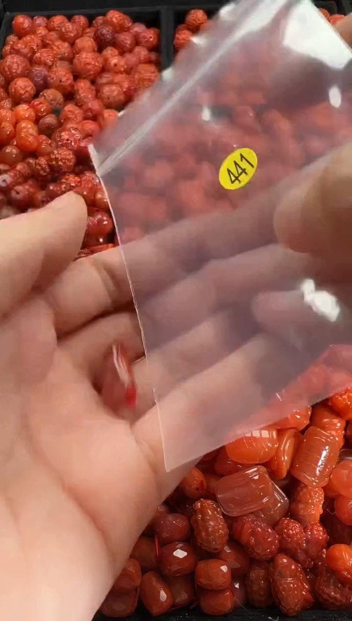 颈饰未镶嵌南红玛瑙1