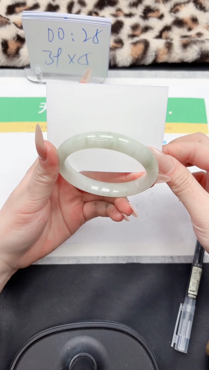 【闪购商品】石英质玉手镯未镶嵌374-58.7