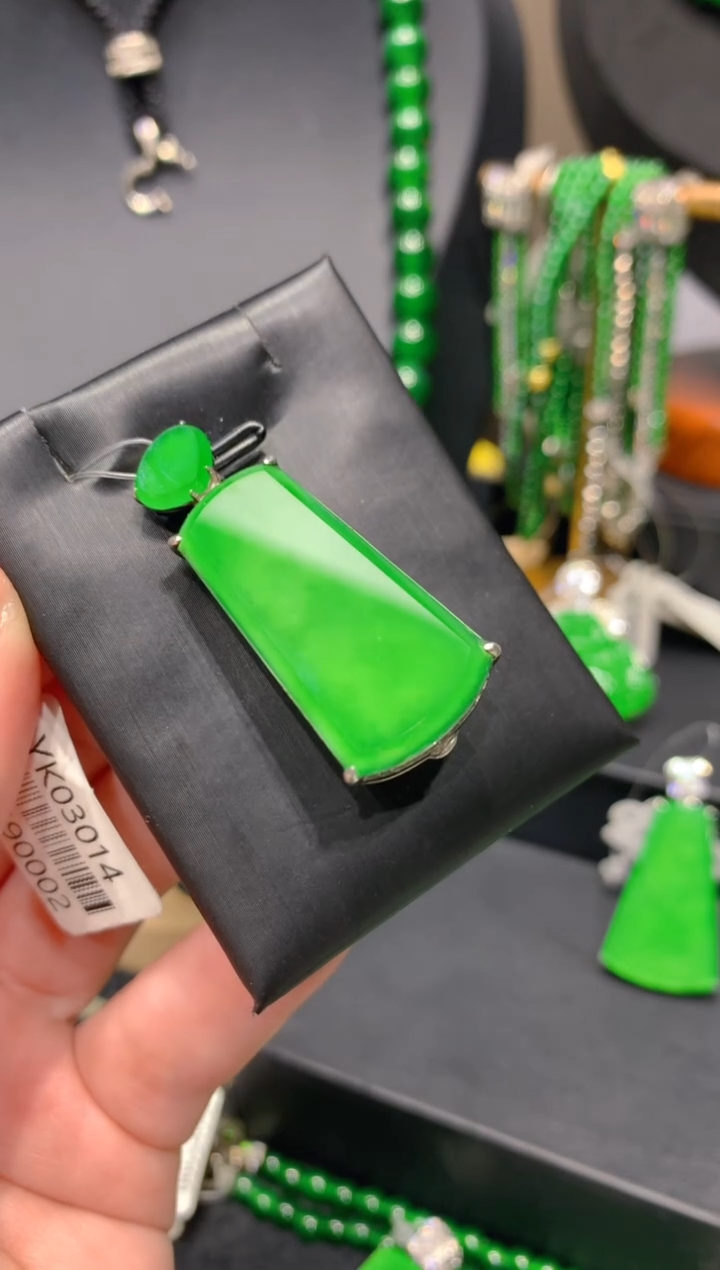 颈饰银S925镶嵌翡翠12一季