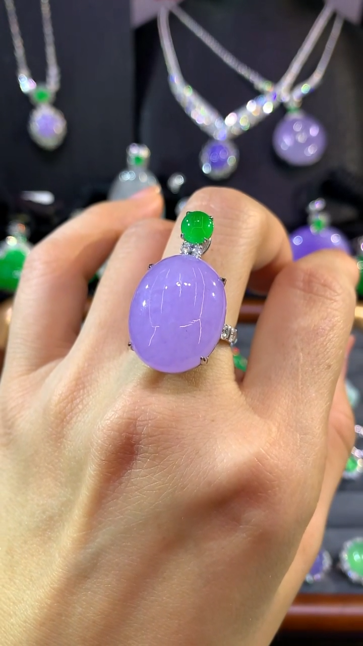 18K金镶嵌戒指翡翠两用款