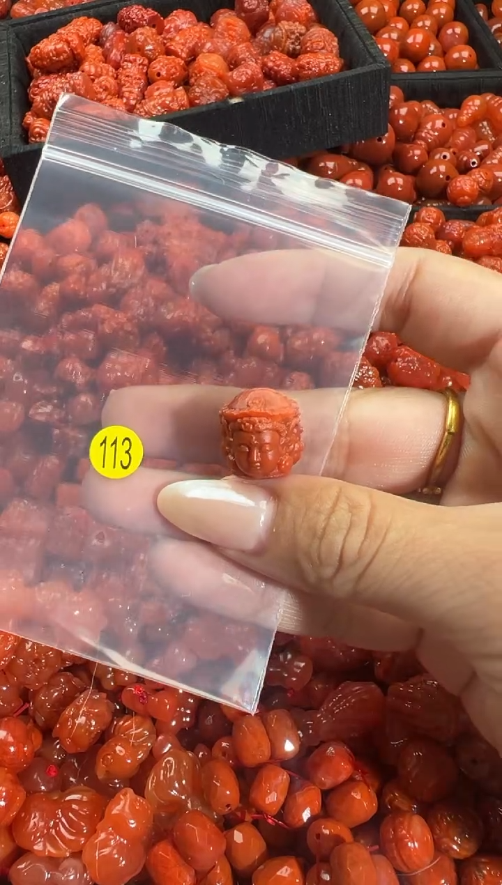 颈饰未镶嵌南红玛瑙1