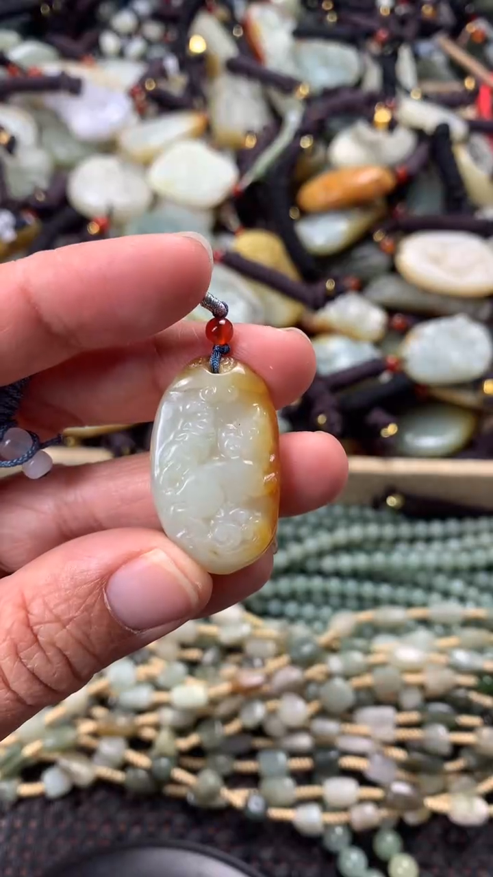 【闪购商品】和田玉颈饰未镶嵌多样性发货没有证书拍一发一有瑕