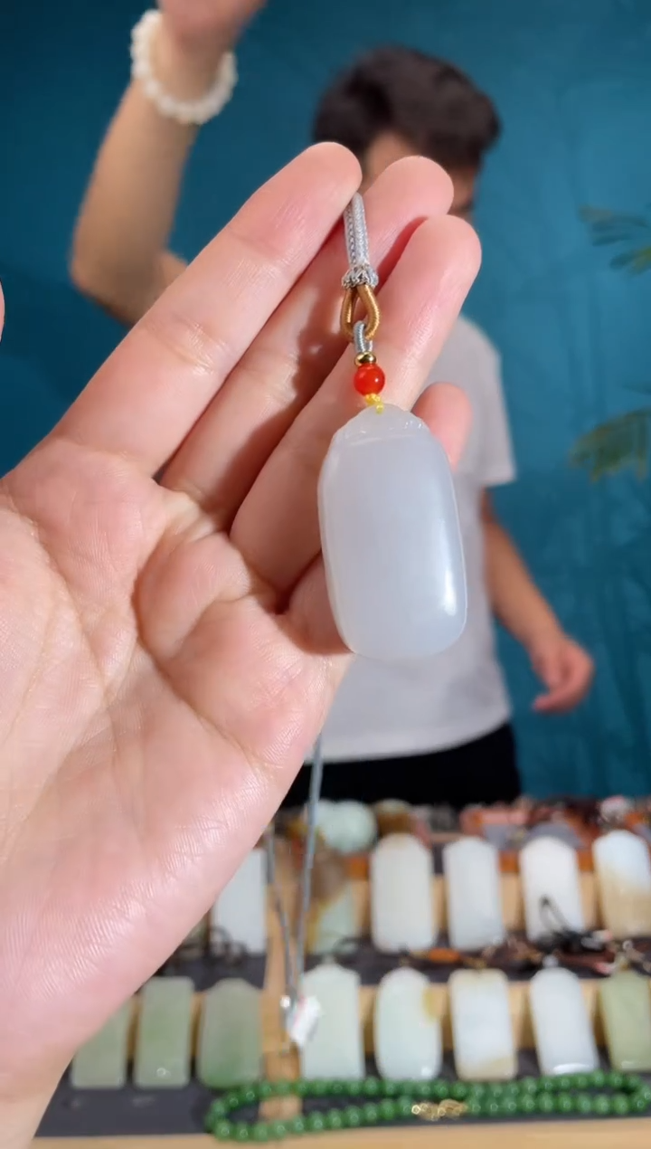 颈饰未镶嵌和田玉1