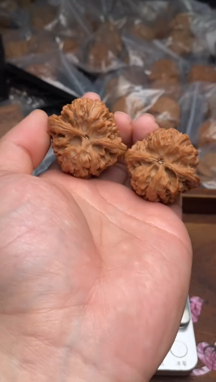 【闪购商品】文玩核桃把件G73号41尺野牛