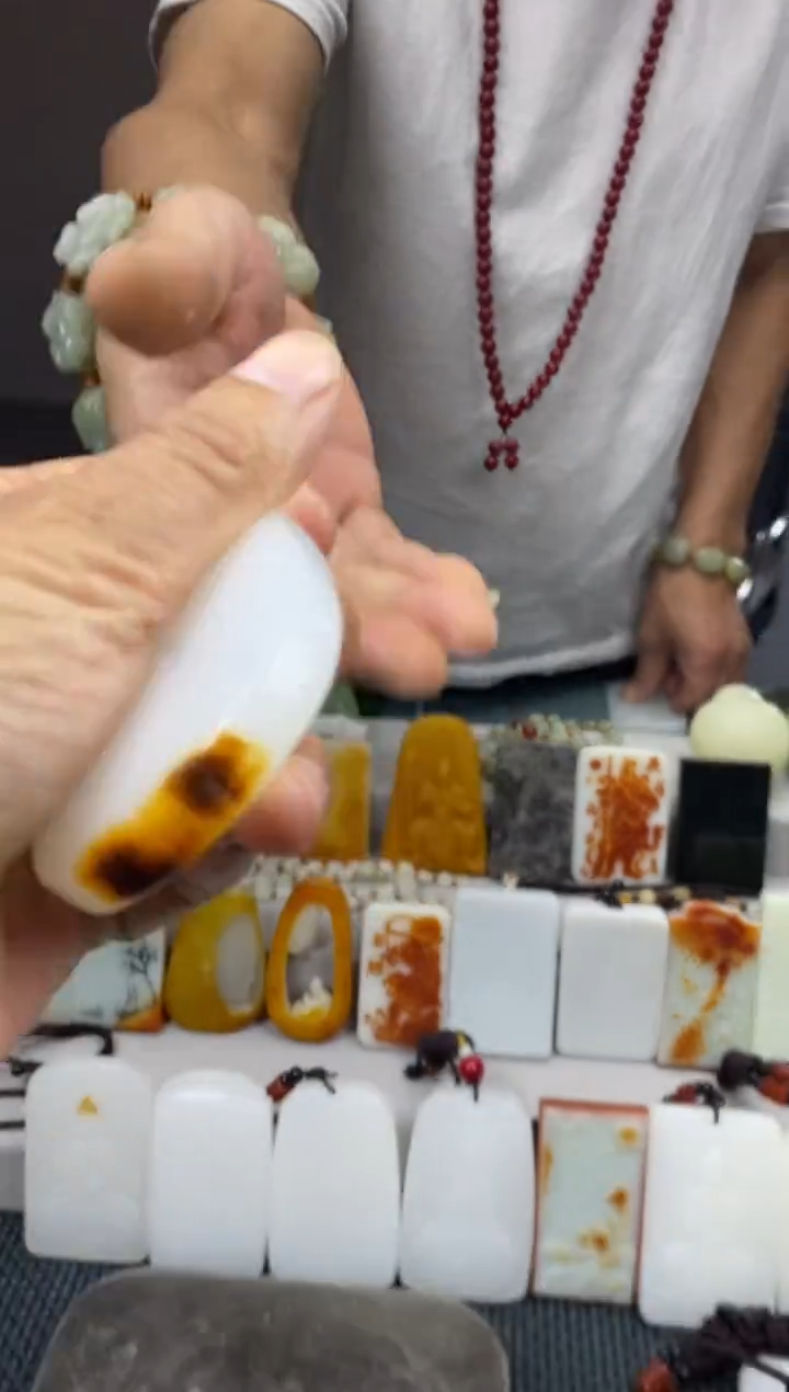 天然玉石未镶嵌颈饰