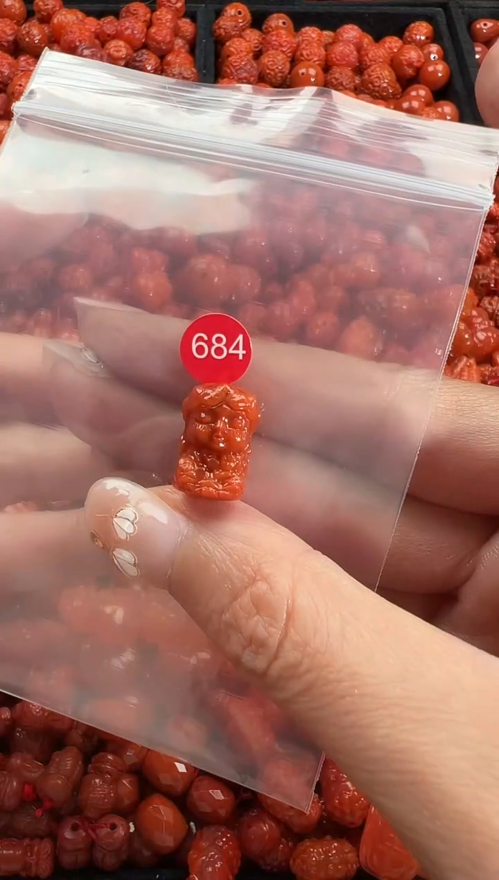 颈饰未镶嵌南红玛瑙1