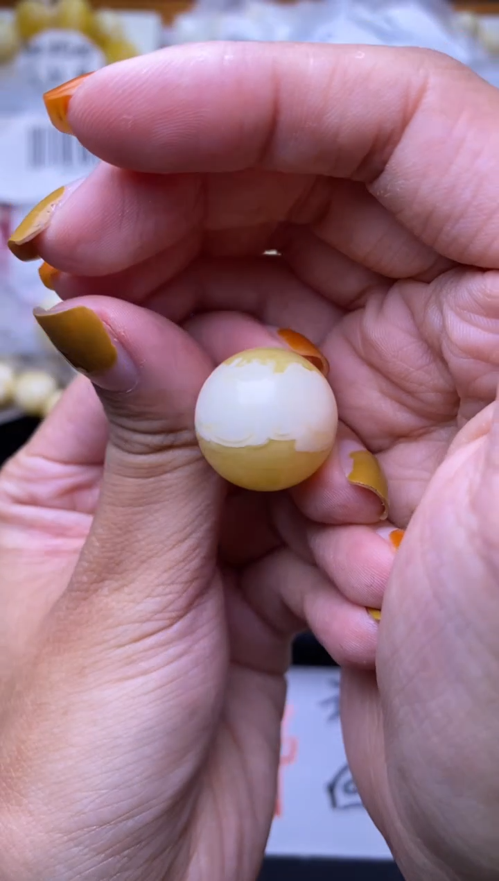 裸石琥珀未镶嵌大小姐珠宝103