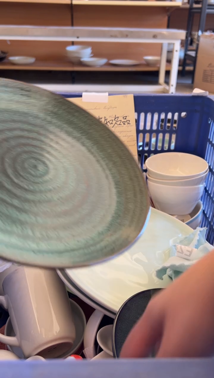 新骨瓷084瑕疵 麟彩绿8.25寸 盘