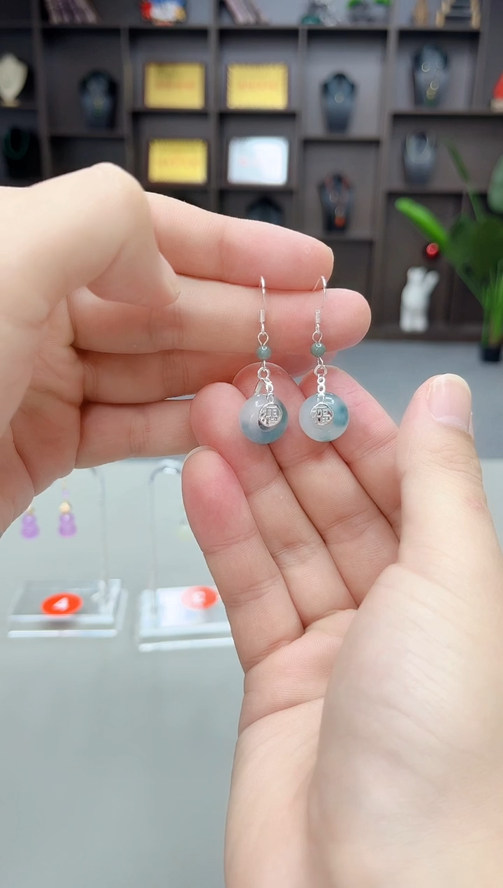 未镶嵌石英质玉（天山翠）耳饰721000