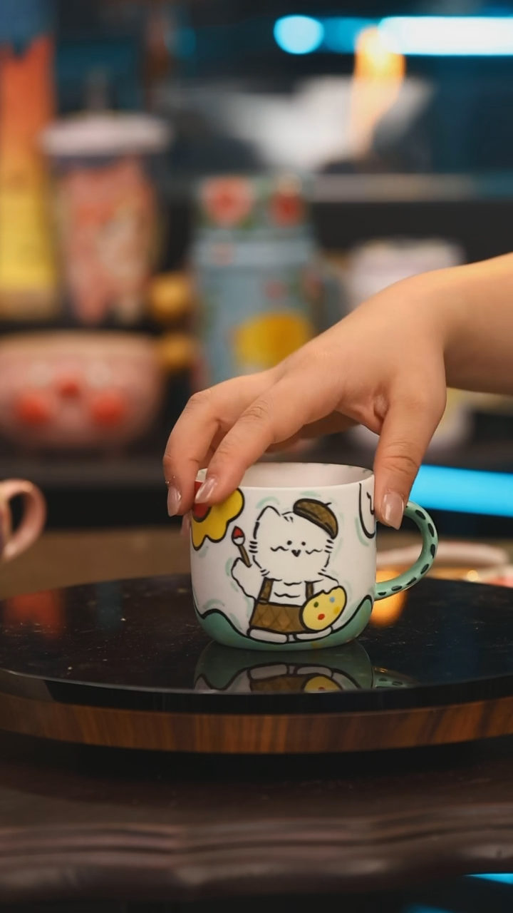 【闪购商品】摆件景德镇设计师釉下彩绘陶瓷