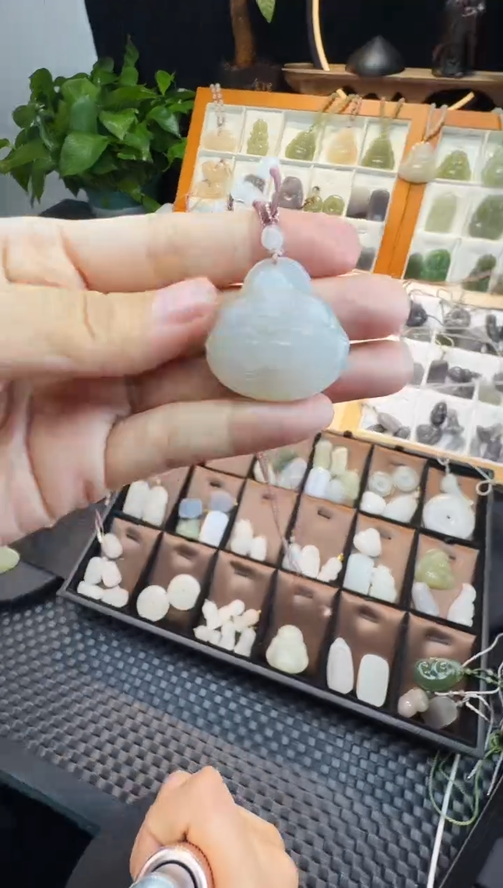 【闪购商品】和田玉颈饰未镶嵌30抱抱佛