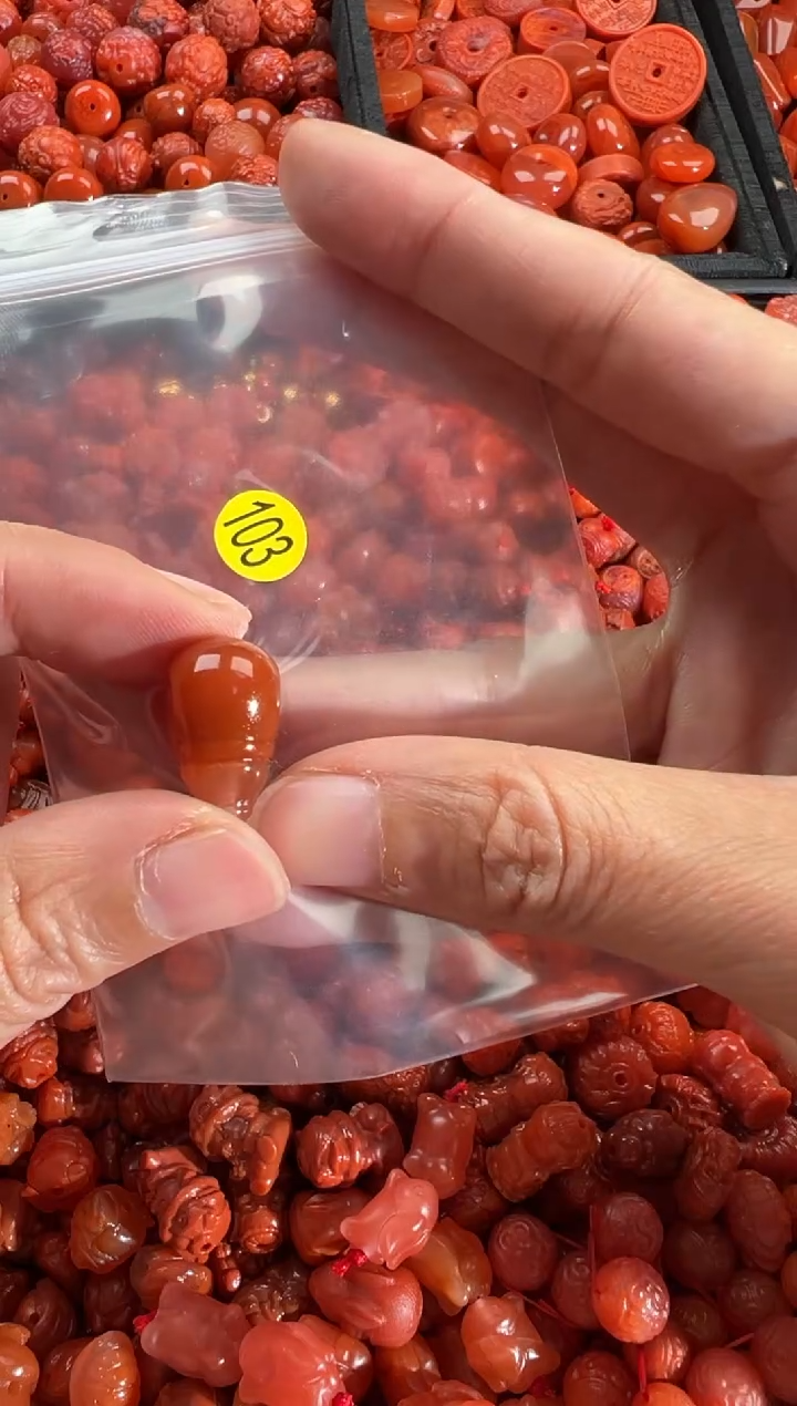 【闪购商品】南红玛瑙颈饰未镶嵌1