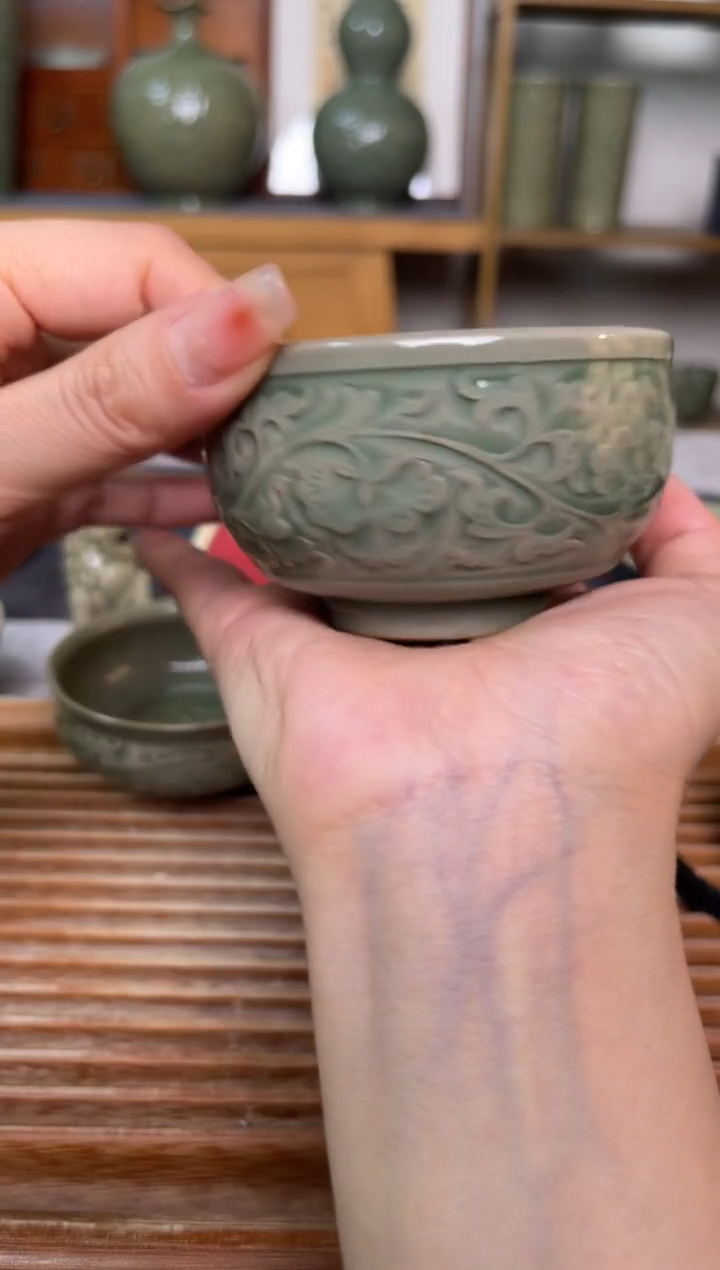 【闪购商品】其他王晓娜 纯手工秘色牡丹纹禅定杯