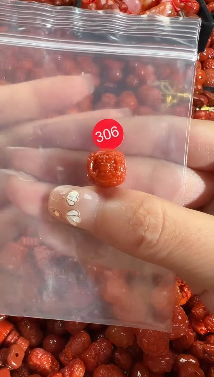 颈饰未镶嵌南红玛瑙1