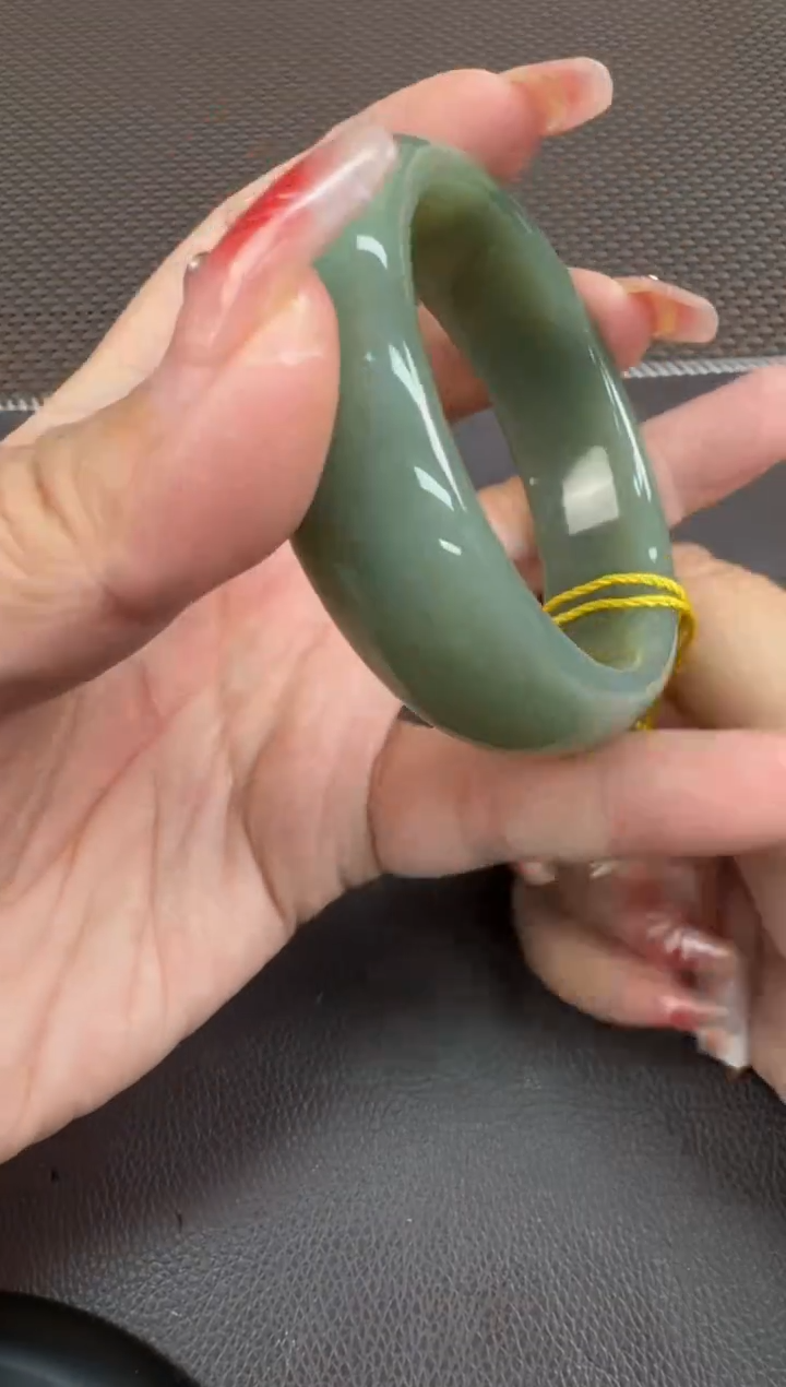 【闪购商品】和田玉手镯未镶嵌54