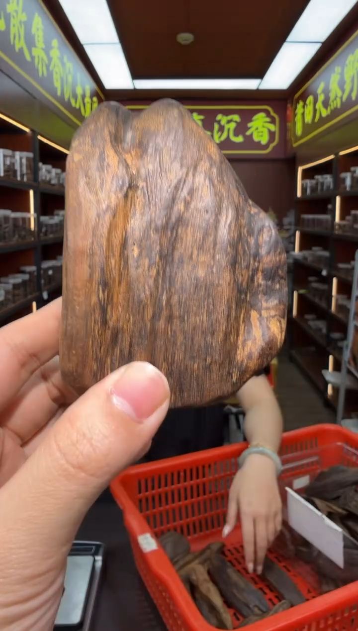 沉香吊坠103号达拉干虎斑黑油格