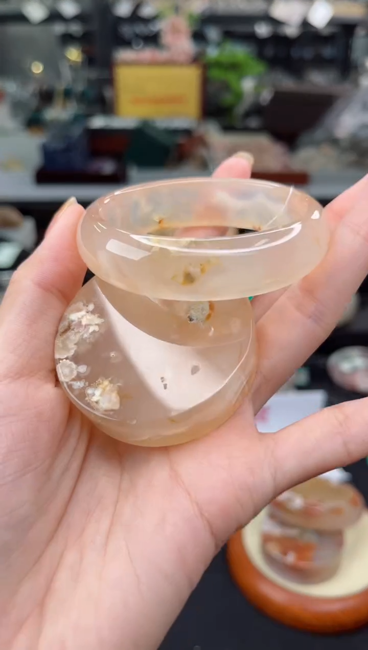 【闪购商品】石英质玉手镯未镶嵌52圈口（赠品镯心）3430020