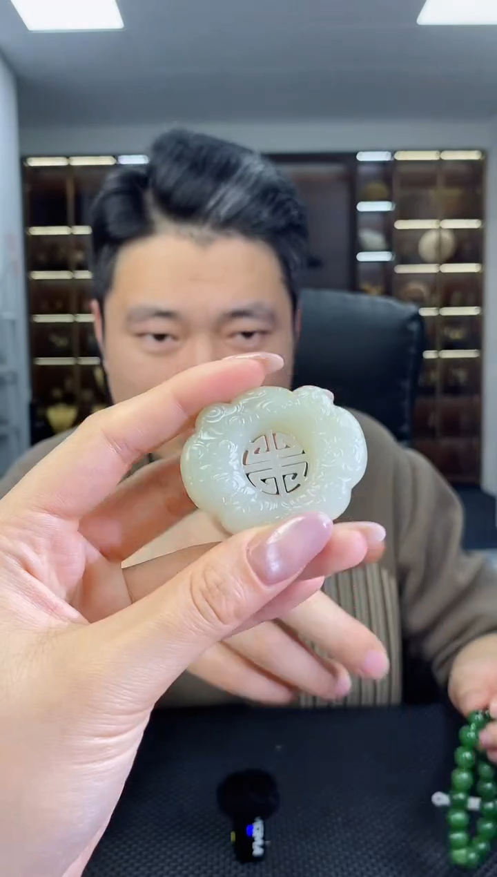 【闪购商品】和田玉未镶嵌颈饰如意锁清货3