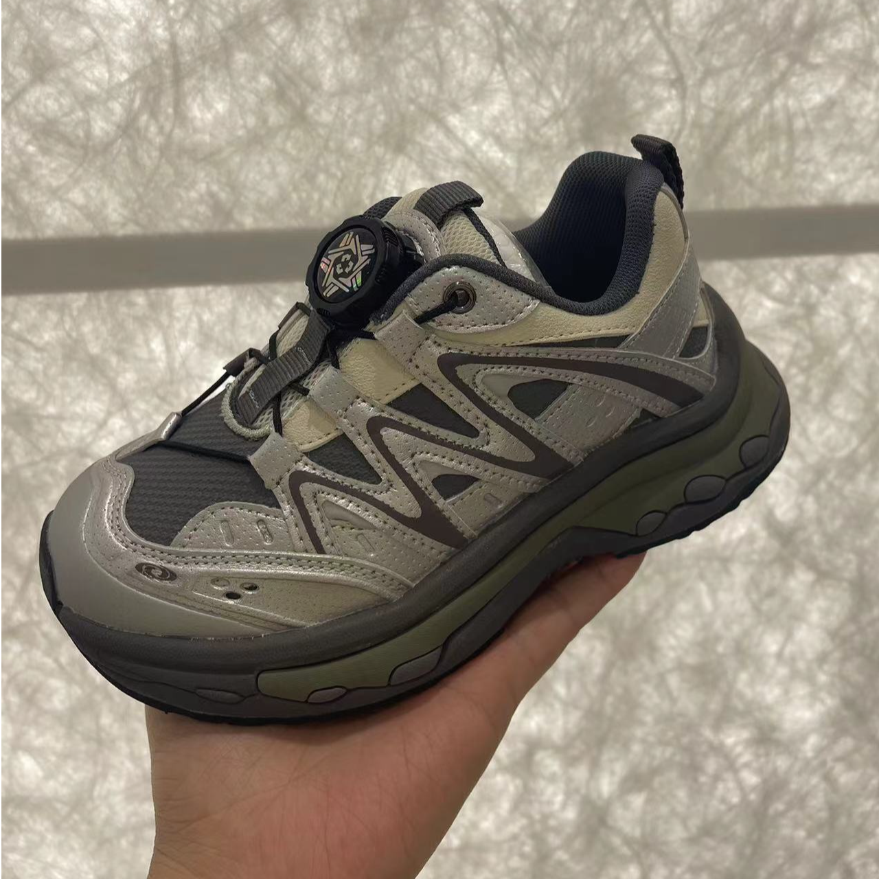 2025年春款儿童时尚百搭休闲运动鞋