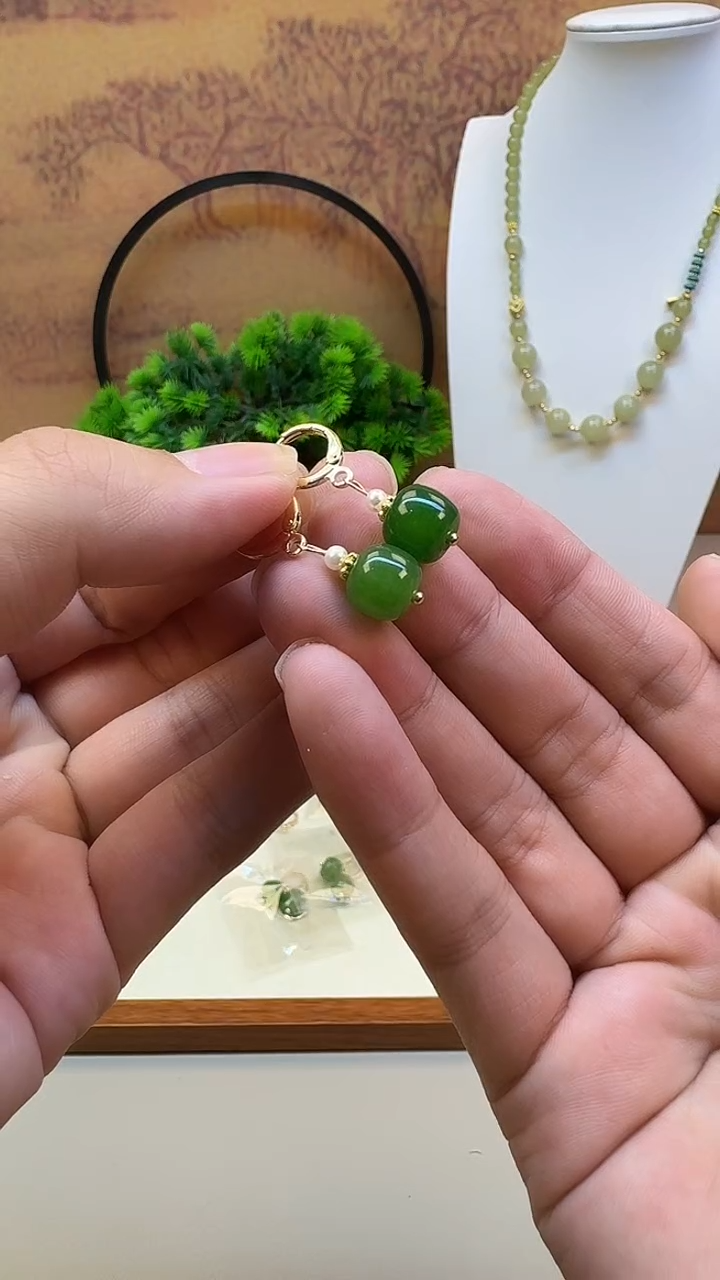 14K金镶嵌和田玉耳饰E18 