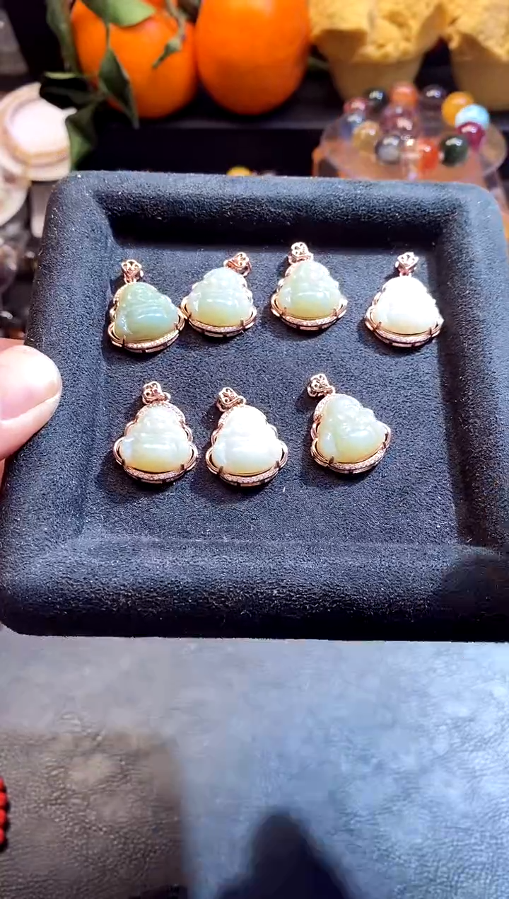 【闪购商品】水晶手链未镶嵌吊坠多样性发货发其一