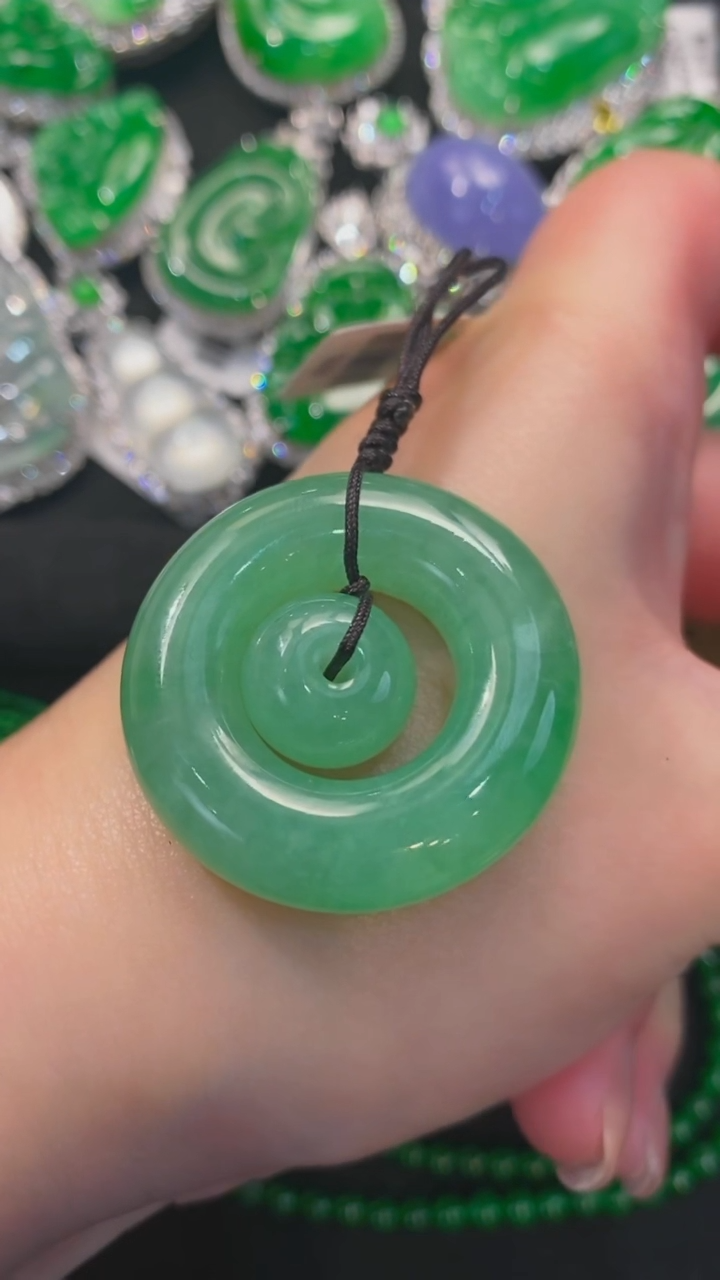 【闪购商品】翡翠吊坠(不含链)未镶嵌子母扣