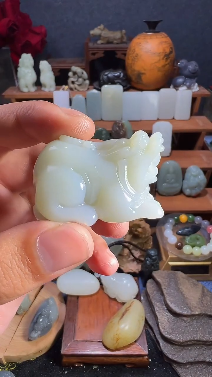 颈饰未镶嵌和田玉苦**酒1